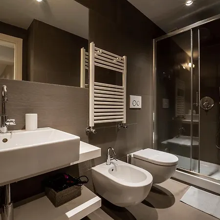 Fotofever Apt, Two Bedrooms With Air Conditioned In Elegant Shopping Area, Close To Vatican City * Rom