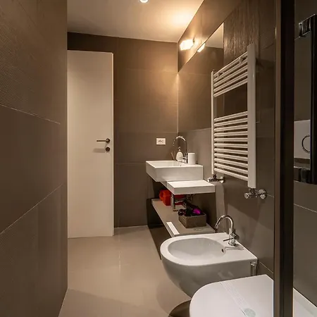 Apartment Fotofever Apt, Two Bedrooms With Air Conditioned In Elegant Shopping Area, Close To Vatican City