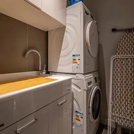 Fotofever Apt, Two Bedrooms With Air Conditioned In Elegant Shopping Area, Close To Vatican City Apartment