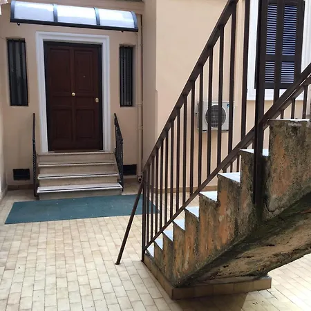 Fotofever Apt, Two Bedrooms With Air Conditioned In Elegant Shopping Area, Close To Vatican City