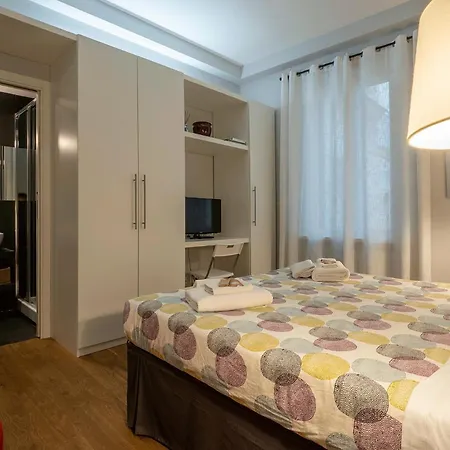 Fotofever Apt, Two Bedrooms With Air Conditioned In Elegant Shopping Area, Close To Vatican City Rome