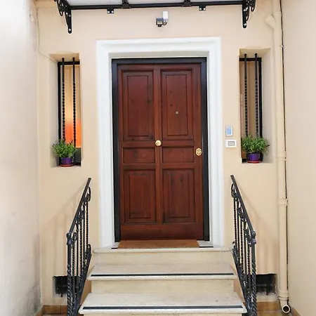 Fotofever Apt, Two Bedrooms With Air Conditioned In Elegant Shopping Area, Close To Vatican City Apartment